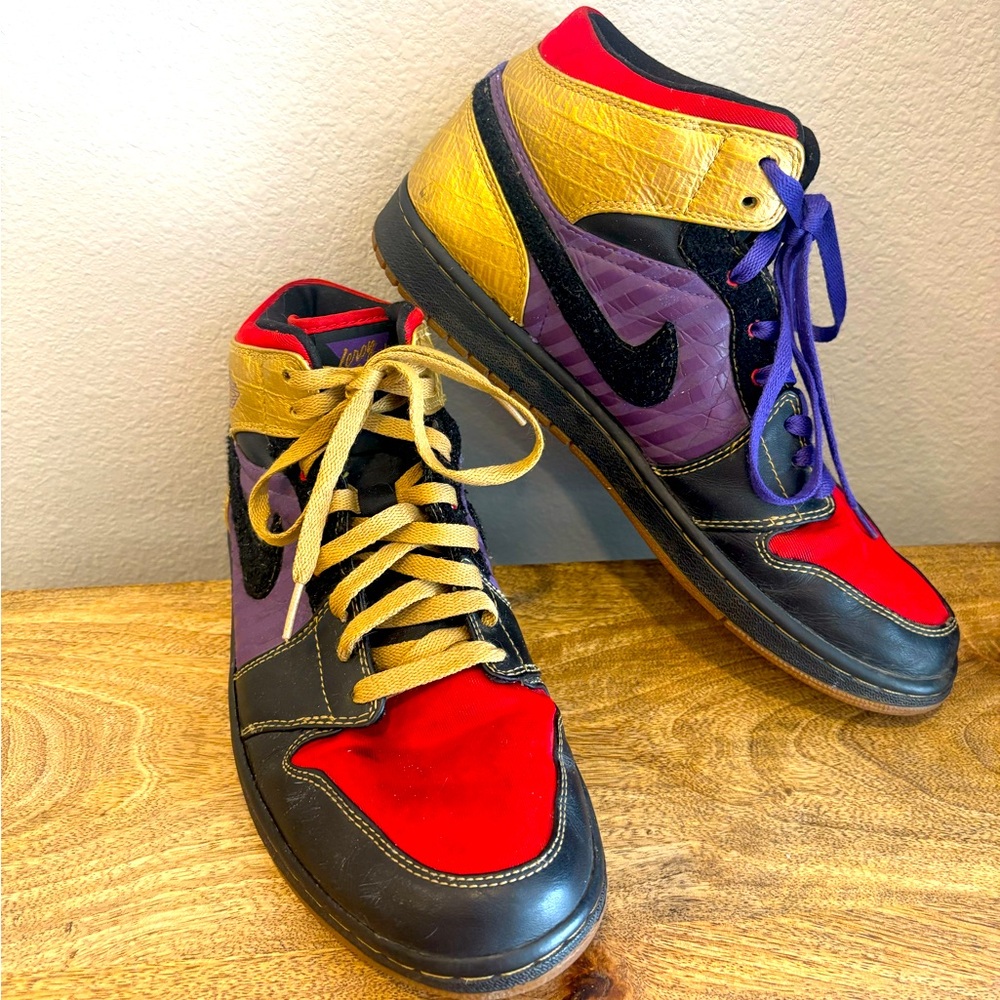 Jordan 1 Retro Leroy Smith Nikes